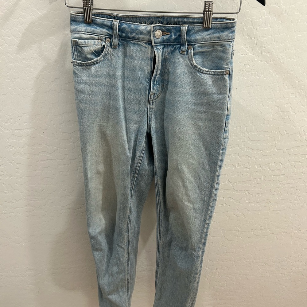 American Eagle Outfitters Light Wash Straight Leg Strigid Jeans